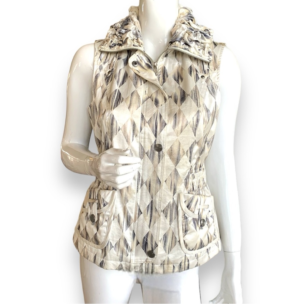 ETHYL GOLD/BLACK/WHITE ZIPPERED VEST. WOMEN’S SIZE SMALL/MEDIUM